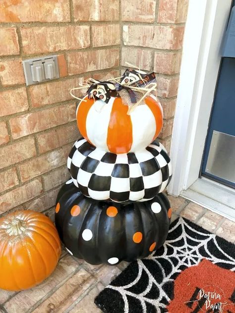 Painted Stacked Pumpkins Pumpkin Topiary Diy, Halloween Budget, Pumpkins Diy, Topiary Diy, Patina Paint, Porch Pumpkins, Pumpkin Topiary, Halloween Pumpkins Painted, Stacked Pumpkins