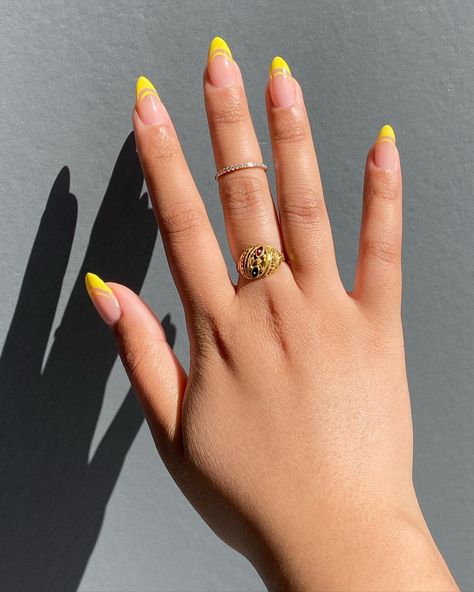 Posted by Zoe Scott: Hey there! In this post, I'm thrilled to share the ins and outs of the trendy Yellow French Tip Nails. It's a lively twist on the classic French manic... Double French Manicure, Yellow Almond Nails, Yellow French Tip, Tip Nail Ideas, French Tip Nail Ideas, Yellow French, French Yellow, French Tip Nail Designs, French Manicure Nails