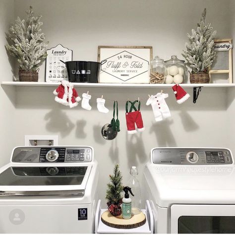 Christmas Laundry Room, Christmas Banister, Hobby Lobby Christmas, Christmas Apartment, Cozy Christmas Decor, Cabin Christmas, Fun Christmas Decorations, Christmas Themes Decorations, Christmas Decorations Bedroom