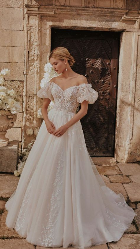 Fairytale Bridal, Floral Wedding Gown, Wedding Dresses Whimsical, Garden Wedding Dresses, Buy Wedding Dress, Stylish Wedding Dresses, Fancy Wedding Dresses, Rustic Wedding Dresses, Dream Wedding Ideas Dresses