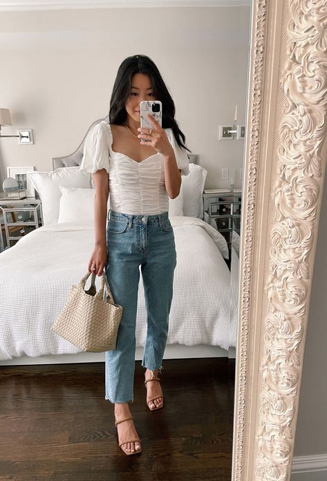 Jean Wang Outfits, Petite Minimalist Outfit, Minimalist Petite Fashion, Classic Tops For Women, Ruched Puff Sleeve Top, Casual Puff Sleeve Top, Girly Minimalist Fashion, Floral Top Outfit Summer, Puff Sleeve Blouse Outfit