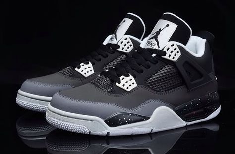 One my top 5 of all time Jordan 4 Fear, Jordan Shoes Retro, Jordan 4s, Shoe Wishlist, Shoes Classic, Cute Nike Shoes, Nike Free Shoes, Cute Nikes, Nike Shoes Outlet