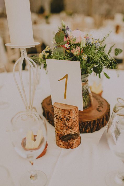 Tree Trunk Wedding Decor, Rustic Woodland Wedding Decor, Sims Wedding, Table Number Ideas, Woodland Wedding Decorations, Wedding Tree Decorations, Table Planner, Rusting Wedding, Number Ideas