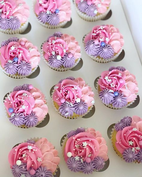 Pink Sprinkle Cupcakes, Cupcakes Decoration Sprinkles, Rosette Cupcakes With Sprinkles, Pink Princess Cupcakes, 3rd Birthday Cupcakes For Girl, Two Sweet Birthday Cupcakes, Disney Birthday Cupcakes, Pink Cupcakes With Sprinkles, Princess Cupcake Ideas