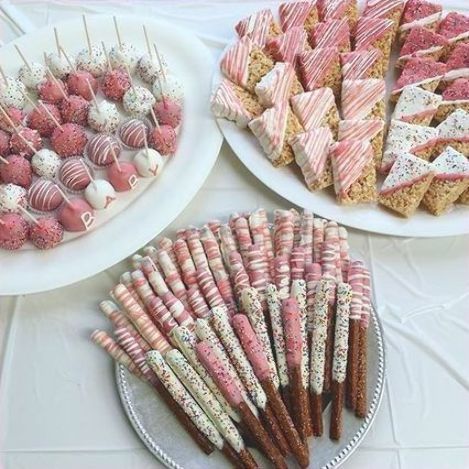 Communion Desserts, Baby Shower Desserts Girl, Bos Baby, Baby Shower Food For Girl, Baby Shower Girl Diy, Baby Shower Snacks, Idee Babyshower, Homemade Baking, Fingerfood Party