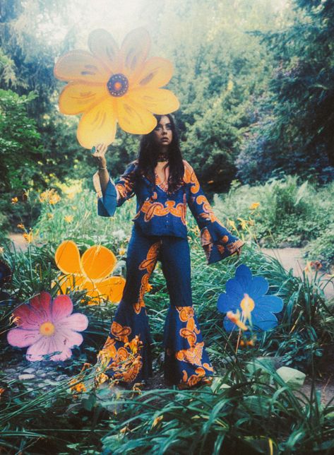 Hippie Photoshoot, Hippie Music, Once Upon A Dream, Hippie Aesthetic, Color Palette Challenge, Beautiful Film, Age Of Aquarius, Vintage Witch, Hippie Vibes