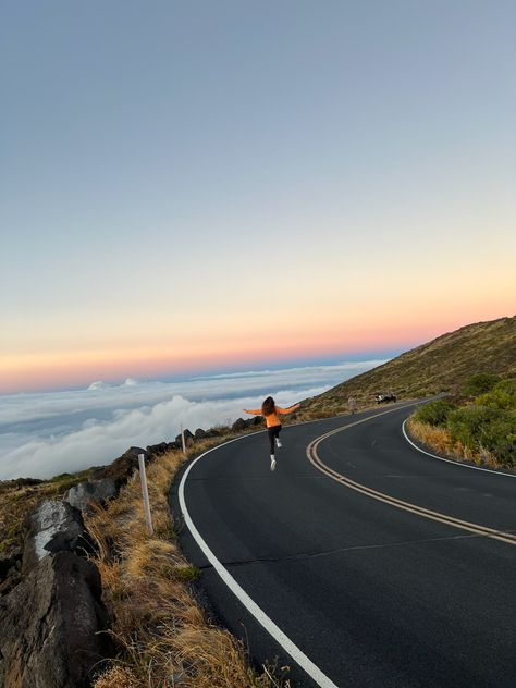 #maui #hawaii #haleakala #nationalpark #adventure #summer #bucketlist Hawaii Hiking, Hawaii Maui, Maui Hawaii Surfing, Sunrise Haleakala, Hawaii Beach Photos, Hana Highway Maui, Haleakala Sunset, Maui Sunrise Haleakala, Hapuna Beach Hawaii