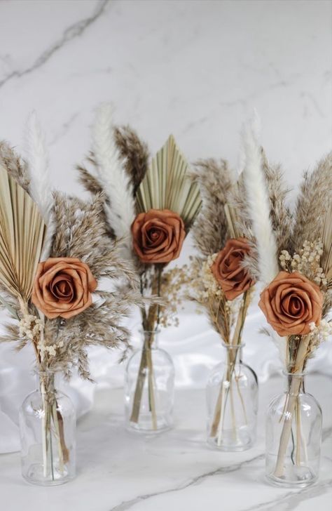 Boho Chic Flower Centerpieces, Neutral Party Centerpieces, Boho Farmhouse Wedding Table Decor, Wedding Decorations Dried Flowers, Pampas’s Grass Centerpieces, Bridal Shower Boho Centerpieces, Wedding Centerpiece With Pampas, Simple Boho Centerpieces Diy, Dried Florals Wedding Table