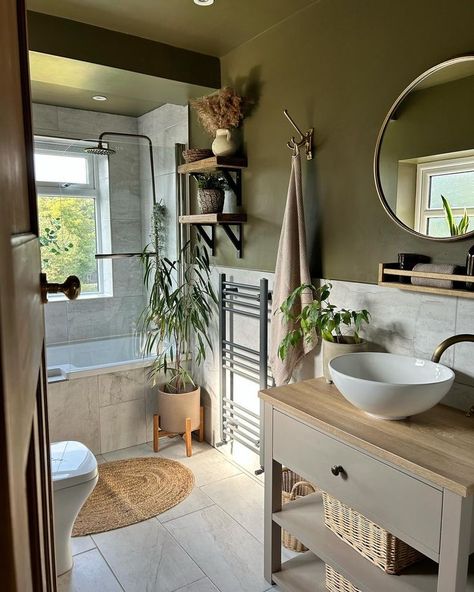 Baie Vintage, Earthy Bathroom, Very Small Bathroom, Bathroom Shower Design, Small Bathroom Renovation, Decor Baie, Bathroom Inspiration Decor, Small Bathroom Design, Small Bathroom Ideas