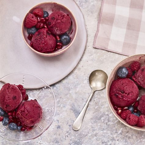 Mixed Berry Sorbet - Cuisinart UK Berry Sorbet Recipe, Mixed Berry Sorbet, Food For Christmas, Sorbet Recipe, Sorbet Ice Cream, Berry Sorbet, Grill Sandwich Maker, Sorbet Recipes, Sandwich Maker