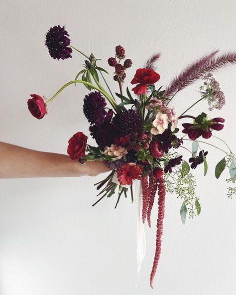 Clutch Bouquet, Red Flower Bouquet, Weddings 2024, Red Wildflowers, Bio Design, The Wild Bunch, Earthy Wedding, Flora Design, Gothic Garden