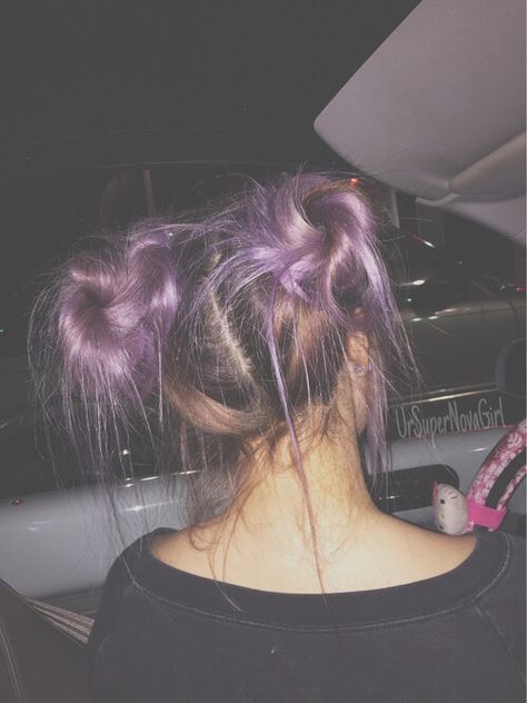 Grunge space buns purple hair Hair Colorful, Tumblr Hair, Scene Hair, Pastel Hair, Dye My Hair, Hair Envy, Grunge Hair, Hair Dos, Purple Hair