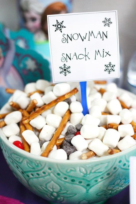 How to Throw the Ultimate Budget Friendly FROZEN Birthday Party! Winter Onederland Birthday Food Ideas, Winter Themed 3rd Birthday Party, Frozen Themed First Birthday Party, Sledding Themed Birthday Party, Frozen Themed 1st Birthday Party, Olaf Themed Birthday Party, Fall Frozen Birthday Party, Snowy Birthday Party, Elsa Third Birthday