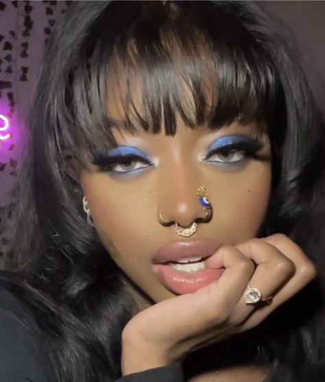 Blue Goth Makeup, Euphoric Makeup, Whimsigoth Makeup, Maximalist Makeup, Emo Makeup Looks, Mystical Makeup, Aesthetic Piercings, Makeup For Everyday, Grunge Gyaru