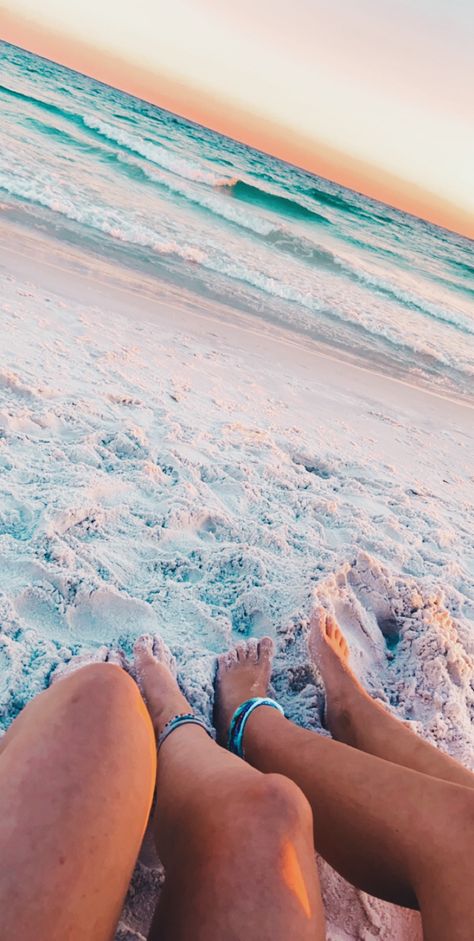 Summer 2020, VSCO, bff pictures, bff poses, cute outfits, outfit ideas 2020, cute poses, bathing suits, swimsuits, cute bathing suits 2020 Vsco Beach Aesthetic, Vsco Beach Pictures, Beach Vsco, Bff Vacation, Florida Girl Aesthetic, Vacay Pictures, Vsco Beach, Vsco Pictures, Girls Vacation