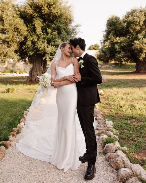 Sanne Vloet Wedding, Pale Yellow Bridesmaid Dresses, Sanne Vloet, Together Journal, Wedding Details Photography, Yellow Bridesmaid Dresses, Yellow Wedding, Wedding Mood Board, Dinner Dress