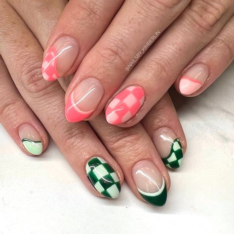 Green Checkered Nails, Bright Fun Nails, Pink And Green Checkered, Pastel Checkered, Checkered Nails, Nail Techniques, Stripped Nails, Transparent Nails, Pastel Nails