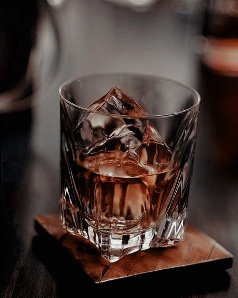 Riddle Manor, 20s Aesthetic, Kakashi Sakura, Cocktail Shots, Mattheo Riddle, Alcohol Aesthetic, Dark Sky, Naruto Anime, Itachi Uchiha