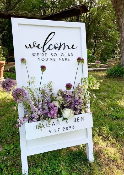 Wedding Welcome Board, Wedding Planning Decor, Event Sign, Event Floral Design, Outdoor Wedding Decorations, Garden Art Sculptures, Art Garden, Garden Art Diy, Wedding Stage