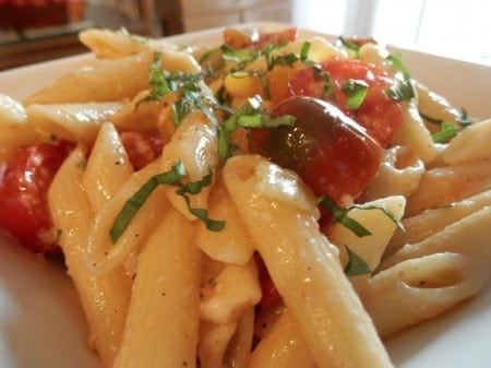 Applebee's Three Cheese Chicken Penne Copycat Recipe - Savings Lifestyle Apple Bees Chicken Pasta, Apple Bees Copycat Recipes, Three Cheese Chicken Penne, Miracle Noodles, Chicken Penne, Alfredo Sauce Recipe, Cheese Chicken, Inexpensive Meals, Three Cheese