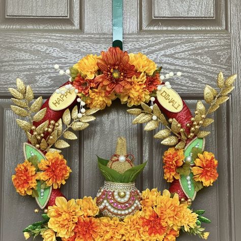 Diwali Wreath Diwali Porch Decor, Diwali Wreath Diy, Door Decor For Diwali, Front Door Diwali Decor, Main Gate Decoration For Diwali, Diwali Wreath Ideas, Diwali Theme Decoration, Porch Themes, Diwali Wreath