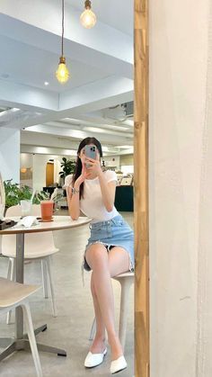 Pretty Selfies Poses, Pambahay Outfit, Korean Selfie, Korean Outfit Street Styles, Casual College Outfits, Foto Tips, Everyday Fashion Outfits, Casual Day Outfits, Photography Poses Women