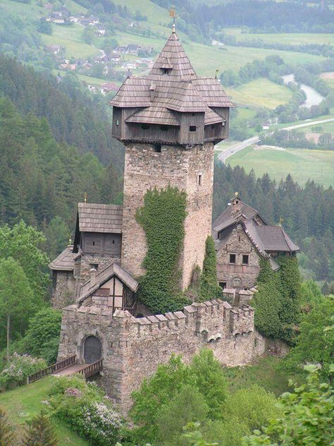 Frankenstein Castle in Austria Old Castle, Chateau Medieval, Castle Mansion, European Castles, Castle Ruins, Chateau France, Castle House, Beautiful Castles, Medieval Castle