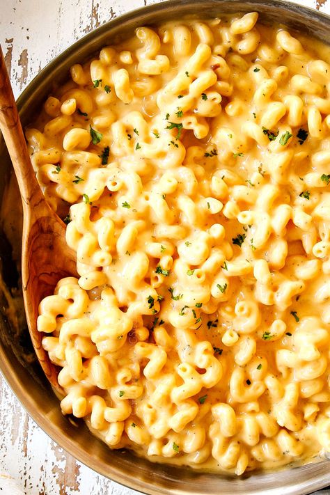 Aesthetic Mac N Cheese, Mac N Cheese Variations, Mac And Cheese Aesthetic Wallpaper, Aesthetic Mac And Cheese, Mac N Cheese Aesthetic, Original Mac And Cheese Recipe, Yellow Food Ideas, Yellow Foods For Party, Mac And Cheese Aesthetic