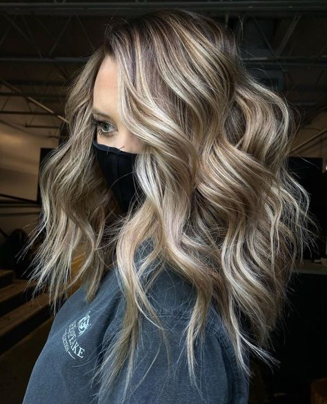 Blonde Highlights for Light Brown Hair Partial Blonde Highlights, Blonde Highlights Ideas, Brunette With Blonde Highlights, Chunky Blonde Highlights, Brown Hair With Blonde, Hair With Blonde Highlights, Warm Brown Hair, Highlights Ideas, Brown With Blonde Highlights