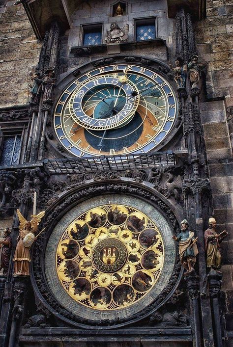 Oldest astronomical clock in the world - Prague, 1410 Steampunk Architecture, Décor Steampunk, Prague Astronomical Clock, Astronomical Clock, Steampunk Tendencies, Outdoor Clock, Steampunk Clock, Old Clocks, Victorian Steampunk