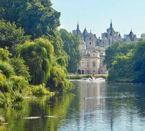 View of Horse Guards from St James's Park London Park Aesthetic, London Countryside, Regents Park London Aesthetic, London Buckingham Palace Aesthetic, London Palace, Buckingham Palace Aesthetic, London Nature, Parks In London, St James Park London