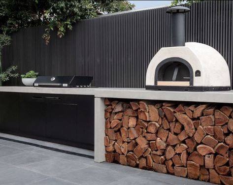 Bbq Kitchen Ideas, Backyard Dining Area, Backyard Pizza Oven, Country Patio, Concrete Outdoor Kitchen, Brick Bbq, Large Backyard Landscaping, Outdoor Bbq Area, Outdoor Grill Station