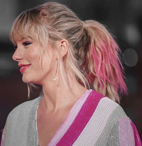 Swift Photo, Taylor Swift Red, Taylor Swift Hair, Red Taylor, Taylor Swift Album, Taylor Swift Wallpaper, Long Live Taylor Swift, Live Taylor, Taylor Swift Pictures