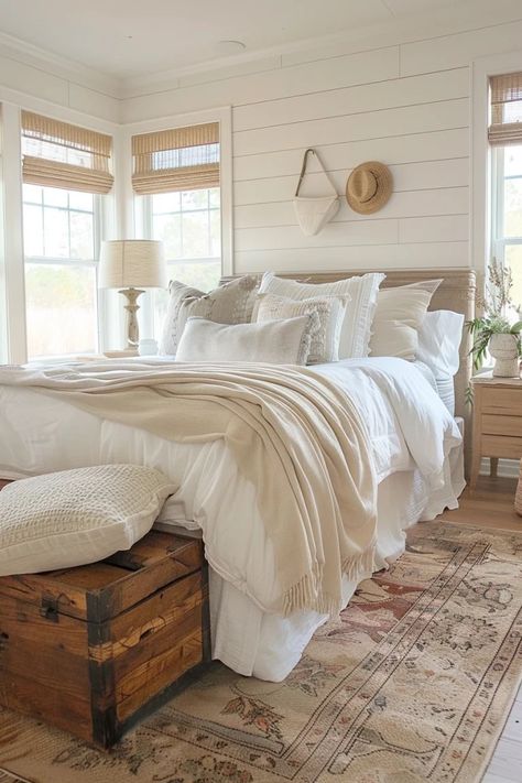 Modern Country Farmhouse Bedroom, Rustic Guest Bedroom Ideas, Modern Farmhouse Bedrooms, Joanna Gaines Bedroom, Farmhouse Chic Bedroom, Boho Farmhouse Bedroom, Wooden Bed Frame Rustic, Rustic Farmhouse Bedroom, Farmhouse Bedroom Decor Ideas