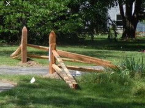 Landscaping Driveway Entrance, Driveway Entrance Ideas, Landscaping Driveway, Driveway Fence, Driveway Entrance Landscaping, Split Rail Fence, Driveway Entrance, Driveway Landscaping, Entrance Ideas