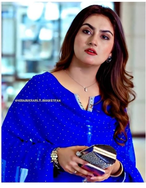 Hiba Bukhari, Dream Accessories, Room Door Design, Pakistani Fashion Party Wear, Silk Saree Blouse Designs, Silk Saree Blouse, Room Door, Bridal Dress Design, Beautiful Lips