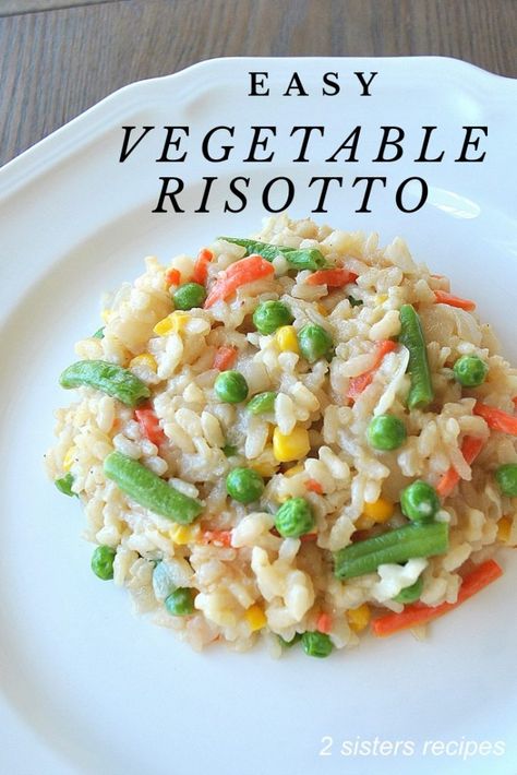 Vegetable Risotto Recipes, Veggie Risotto, Easy Risotto, Risotto Recipes Easy, Vegetable Risotto, Risotto Dishes, Chopped Vegetables, Italian Cuisine Recipe, Resep Smoothie