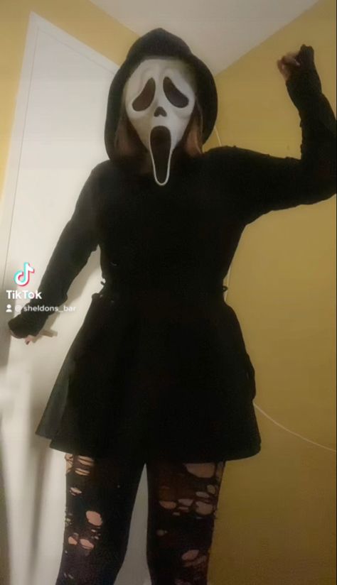 Female Ghostface, Ghostface Cosplay, Ghostface Costume, Hot Mommy, Halloween Costume, Halloween Costumes, Hair Makeup, Batman, Halloween