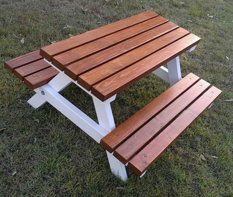 Palet Projects, Meja Outdoor, Kids Outdoor Table, Kitchen Montessori, Kursi Outdoor, Build A Picnic Table, Kids Wooden Table, Picnic Table Plans, Kids Picnic Table