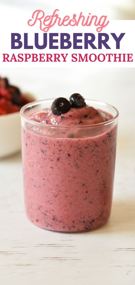 a raspberry blueberry smoothie with blueberries on top. Raspberry And Blueberry Smoothie, Planet Smoothie Recipe, Blueberry Raspberry Smoothie, Blueberry Drinks, Blueberry Milkshake, Clean Eating Smoothies, Blueberry Smoothie Recipe, Vegan Smoothie Recipes, Blueberry Banana Smoothie