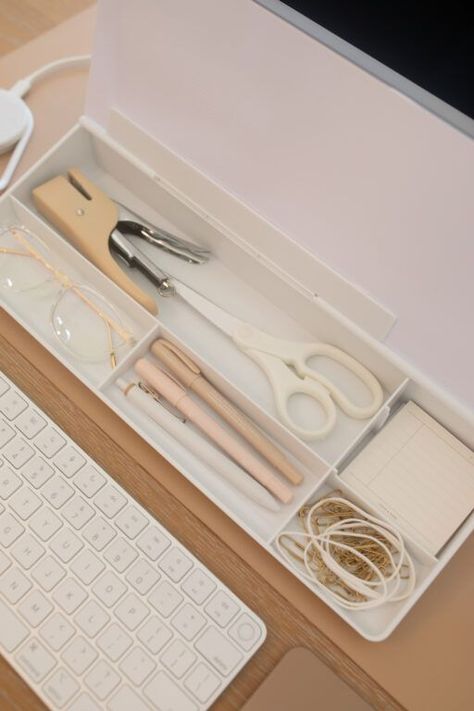 Neutral Office Supplies, Neutral School Supplies, Inside Desk Organization, Aesthetic Office Supplies, Beige Organization, Beige Office Aesthetic, Women Office Decor Business, Minimalist Desk Organization, Office Desktop Organization