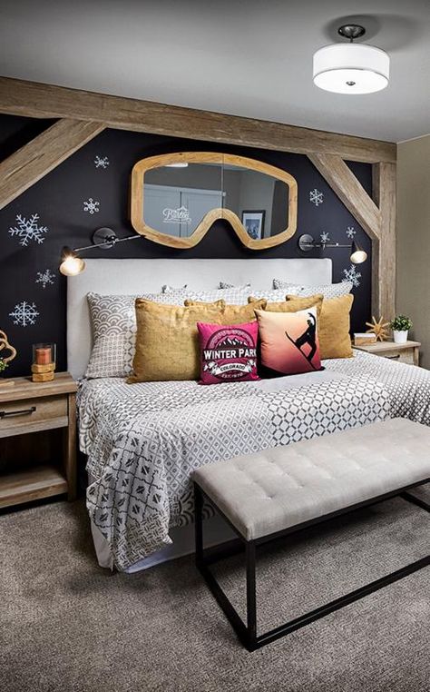 Devin's future bedroom! Ha! That goggle mirror... Amazing. Ski House Decor, Teen Room Designs, Ski Room, Teenager Bedroom Boy, Ski Decor, Boy Bedroom Design, Lodge Decor, Boys Bedrooms