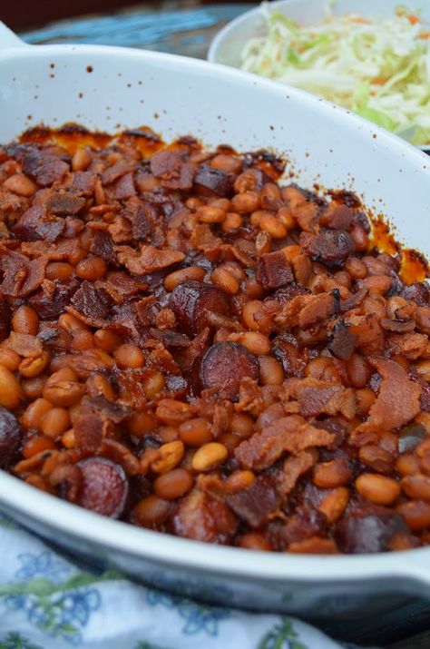 Beans And Weenies, Beanie Weenies, Old Dishes, Pepper Bacon, Baked Bean Recipes, Pork N Beans, Health Art, Hot Dog Recipes, Caramelized Onion