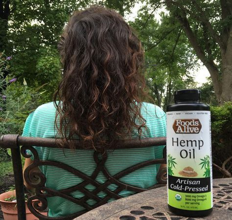 Hemp Oil http://www.womenshealthmag.com/beauty/best-oils-for-your-hair/slide/5 Hemp Oil For Hair, Living Naturally, Hair Oiling, Hair Conditioning, Rosemary Oil For Hair, Hair Oils, Different Hair, Oil Hair, Beautiful Curls