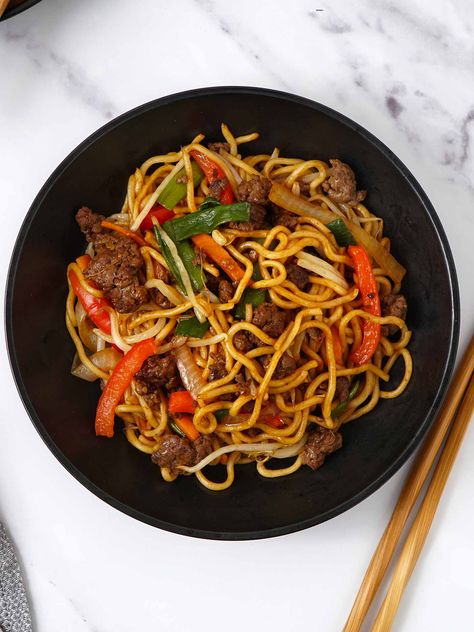 Easy Beef Chow Mein Khins Kitchen Recipes, Noodles Stir Fry, Noodle Stir Fry, Fried Noodles, Beef Noodles, Chinese Pasta, Beef Chow Mein, Chow Mein Recipe, Chicken Tikka Masala Recipes