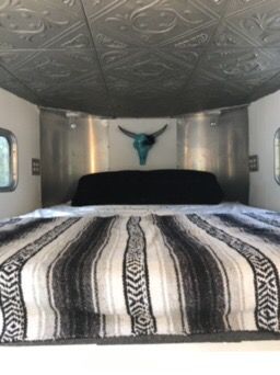 Horse trailer living quarter DIY remodel Horse Trailer Kitchen Diy, Diy Horse Trailer Remodel, Horse Trailer Living Quarters Diy, Horse Trailer Living Quarters Remodel, Weekender Horse Trailer Remodel, Horse Trailer Decor, Horse Trailer Interior Remodel, Horse Trailer Interior, Trailer Tack Room