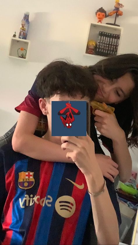 Barca Couple Aesthetic, Barca Couple, Barcelona Couple Photos, Barcelona Couple, Soccer Couples, Aesthetic Boyfriend, Fake Insta, Insta Aesthetic, Football Jersey Outfit