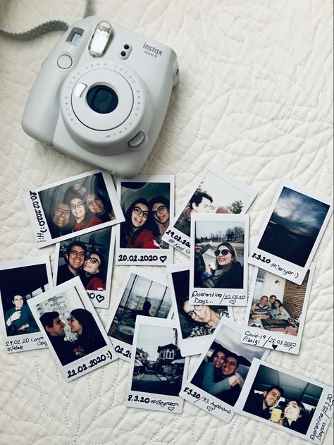 Photo Polaroid Ideas, Fotos Instax Mini Ideas, Instax Mini Aesthetic, Fujifilm Instax Mini Ideas, Aesthetic Polaroid Pictures, Polaroid Camera Aesthetic, Polaroid Pictures Aesthetic, Polaroid Pictures Ideas, Polaroid Camera Ideas