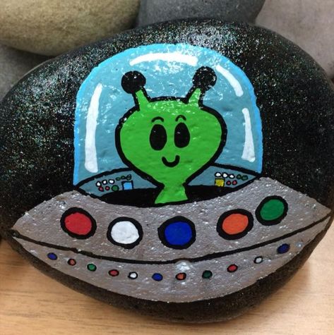 Study different rocks and formations and then do a rock painting activity. Rock Design Ideas, Easy Diy Paint, Rock Painting Ideas, Painted Rocks Kids, Painting Activities, Painted Rocks Craft, Painted Rocks Diy, Rock Painting Ideas Easy, Rock Painting Patterns