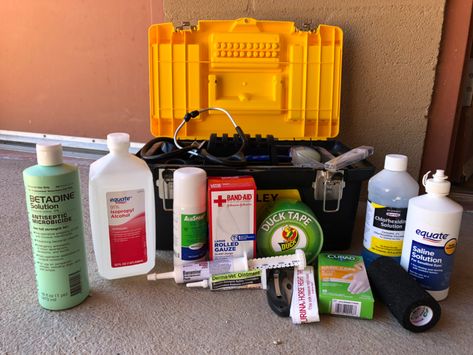 Equine Medical Kit, Horse Emergency Kit, Equine First Aid Kit, Horse First Aid Kit, Horse First Aid, Equine First Aid, Livery Yard, Farm Goals, Horse Trailer Organization